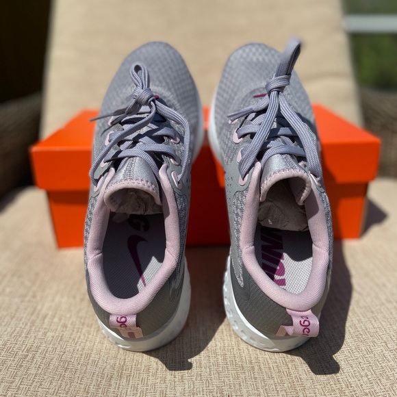 NWT Nike Legend React - Picture 5 of 8